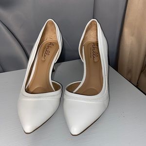 Abella True Comfort White Heels